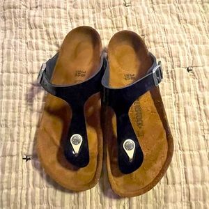 Navy and white Gizeh Birkenstocks size 38